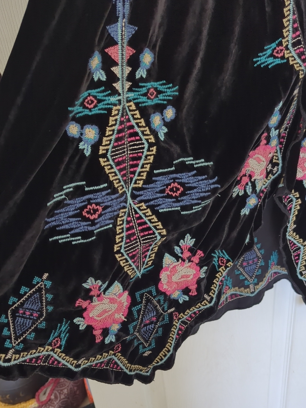 Johnny Was Black Velvet Aveza Embroidered Kimono Jacket - Picture 8 of 9